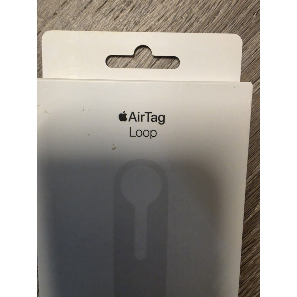 GENUINE BRAND NEW SEALED Apple AirTag Loop White MX4F2ZM/A Brand New